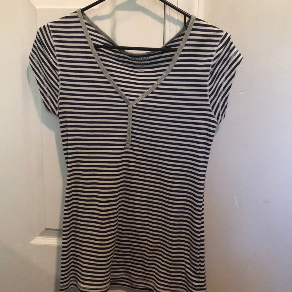 Top - Picture 2 of 3